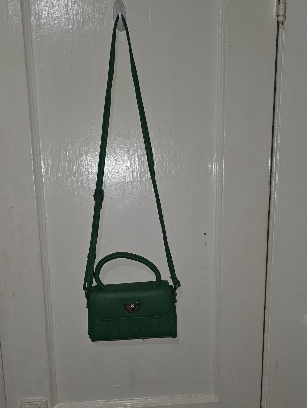 GREEN CROSSBODY NEVER BEEN USED